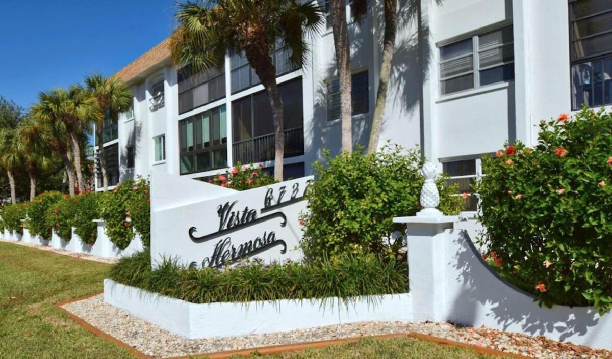 Updated With Pool, Walk To Crescent & Restaurants!
