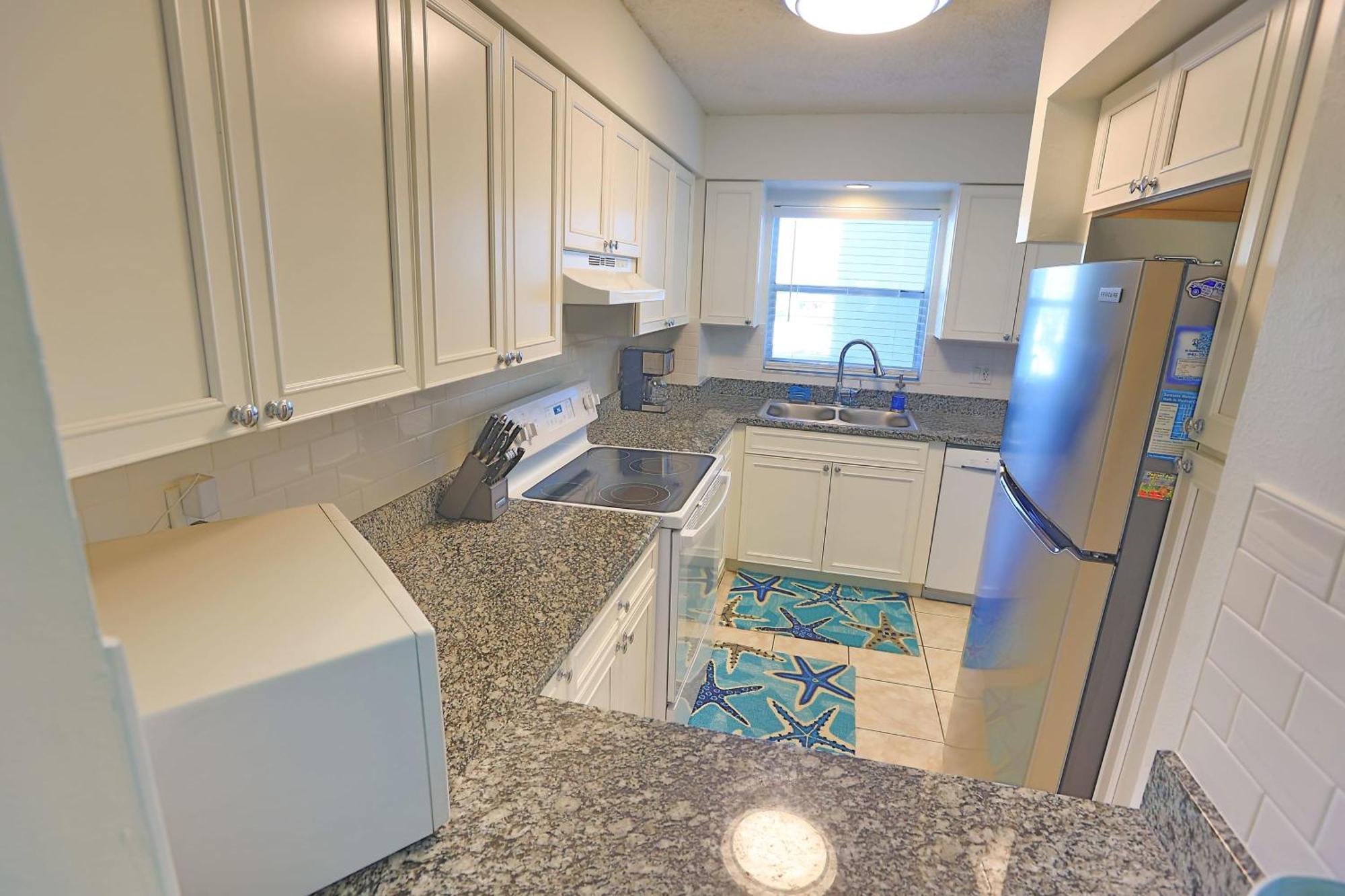 Holiday home Updated With Pool, Walk To Crescent & Restaurants! *